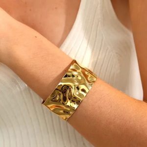 Sexy Golden Cuff